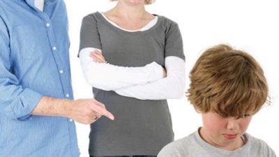 تحذير للآباء.. إياك وتنمية الشعور بالذنب في نفس طفلك