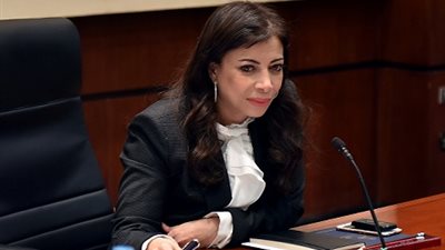 وزيرة الاستثمار تصل مطار القاهرة قادمة من الصين