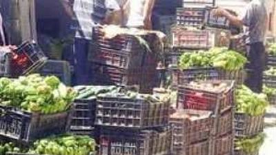 قائمة بأسعار الخضر والفاكهة بسوق الجملة في 6 أكتوبر