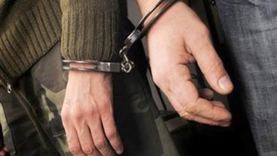 حجز أميني شرطة لهروب متهم في قضايا نصب من محكمة شمال الجيزة