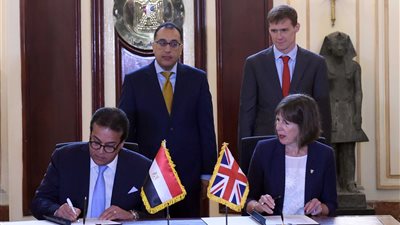 وزير التعليم العالي: نسعى لإنشاء فرع لجامعة ليفربول في مصر