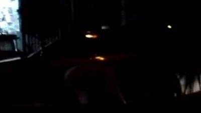 بالفيديو.. مشاجرة بالأيدي بين يمني وعائلة سعودية