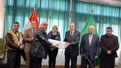 محافظ القليوبية يوزع 90 ألف بطاقة تكافل وكرامة على محدودي الدخل