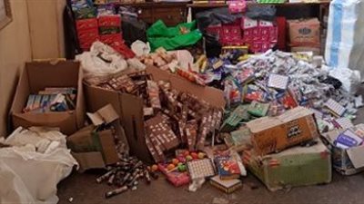 التحفظ على 17 طن ألعاب نارية بميناء الإسكندرية