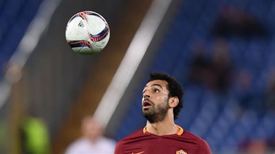 أندية بالدوري الإنجليزي تسعى لضم محمد صلاح بمقابل مادي مغرٍ