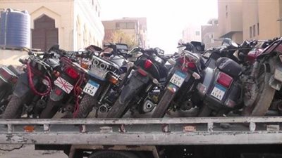 ضبط 49 دراجة بخارية بدون لوحات معدنية في شوارع قنا خلال 24 ساعة