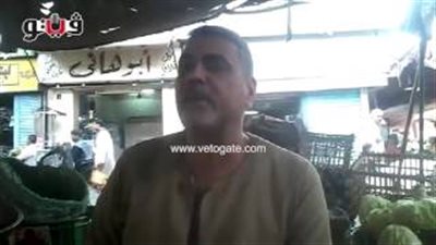 بالفيديو.. بائع خضار في قنا: «الأسعار نار»