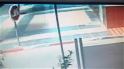 بالفيديو.. لص يسرق رجلا عجوزا في أحد شوارع المغرب ويفر هاربا