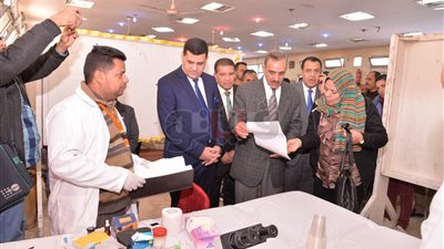 إطلاق قافلة «حماية المستهلك» لحل شكاوى المواطنين في أسيوط (فيديو وصور)