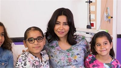 بالصور.. فنانون حققوا أحلام مرضى السرطان برؤيتهم.. رامز جلال يزور الطفلة «فريدة».. الثعلب الصغير يرسم البسمة على وجه «حازم».. وشيرين تفاجئ طفلا بعد غناء «كدا يا قلبي»