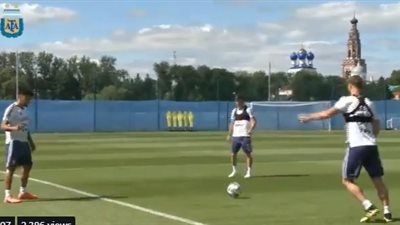 منتخب الأرجنتين يواصل تدريباته استعدادا لمواجهة نيجيريا (فيديو)