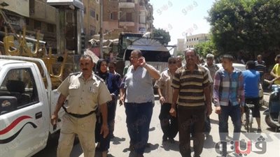 بالصور.. حملة لرفع الإشغالات بشارع الثانوية في المنصورة