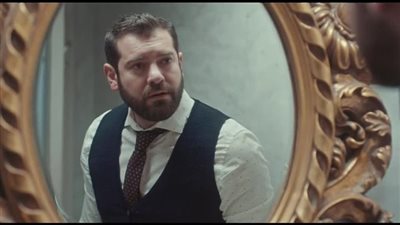 عمرو يوسف يبدأ صراعا مع أمه بعد اكتشافه ألاعيبها في «عشم إبليس»