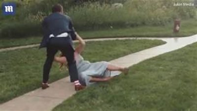 بالفيديو.. عروس تتعرض لموقف محرج أمام عريسها والمعازيم