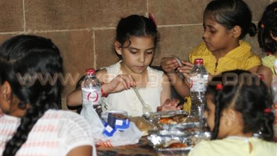 بالصور.. حفل إفطار للأيتام داخل «بيت السحيمي»
