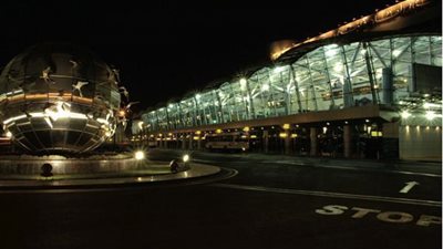 مطار القاهرة يستقبل 64 طرد طلقات لصالح نادي الصيد