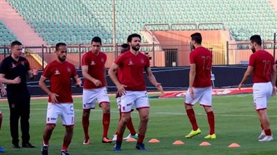 تقسيمة قوية في مران الأهلي استعدادا لمباراة سموحة