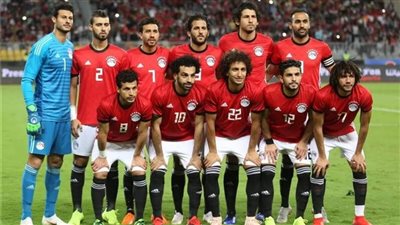 المنتخب يؤدي صلاة الجمعة بفندق الإقامة