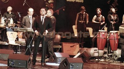 بالفيديو.. مدحت صالح يشعل مهرجان «الإسكندرية للأغنية»