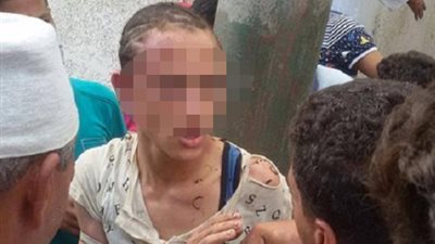 أهالي عزبة البربري بالقليوبية يلقنون لصا سرق مسجدا «علقة ساخنة»