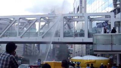 بالفيديو.. لحظة إشعال ياباني النار في نفسه رفضًا لتعديل دستور بلاده