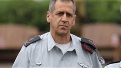 رئيس أركان الاحتلال يجتمع سرا بأحد رجال الأعمال الأغنياء بالضفة