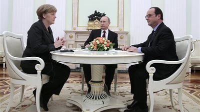 «بوتين» يعبر عن قلقه من قصف أوكرانيا المكثف على دونباس