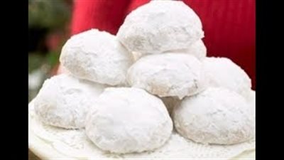 بالفيديو.. طريقة عمل «الكعك باللوز» كأشهر المحال