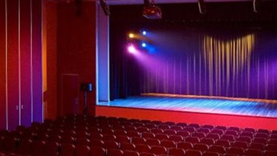 «أليس في بلاد العجائب» تحقق أعلى إيراد يومي في تاريخ مسرح الدولة