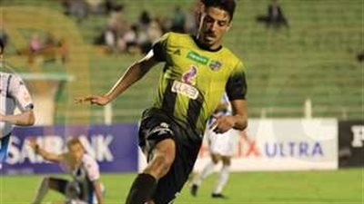 طاهر محمد طاهر يسافر إلى ألمانيا لإجراء جراحة الغضروف