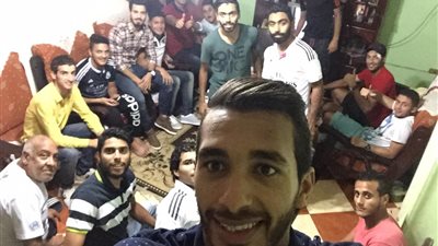 بالصور.. لاعبو المقاصة في حفل إفطار «الشحات»