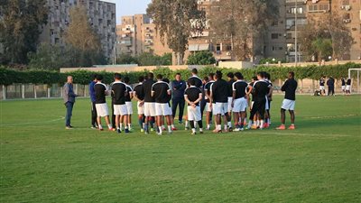 إيهاب جلال يقود مران الزمالك رغم قبول استقالته (صور)