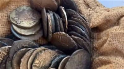 العثور على 370 عملة أثرية أسفل الكنيسة المنهارة بالمنيا| صور