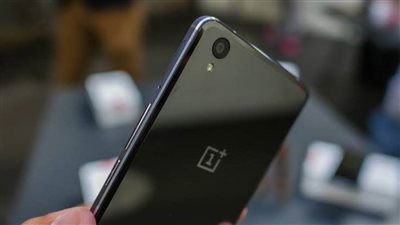 وان بلس تعلن عن هاتفها الجديد بالكاميرا المخفية (فيديو)