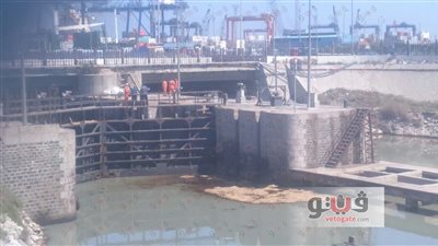 البيئة: إزالة تلوث زيتي أمام هاويس بميناء الإسكندرية