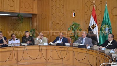 محافظ الإسماعيلية يستعرض خطة تنفيذ مبادرة «حلوة يابلدي»