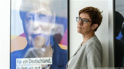 خليفة ميركل لا تستبعد غلق حدود ألمانيا في وجه المهاجرين