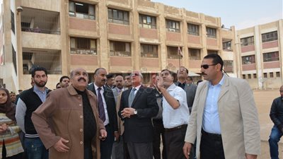 محافظ الجيزة: مراجعة تراخيص العقارات الجاري إنشاؤها بالحوامدية