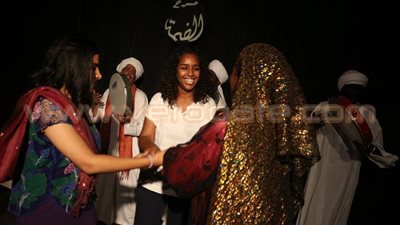 بالفيديو والصور.. «نوبا نور» أنغام نوبية ورقصات مصرية تشعل «الضمة»