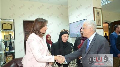 بالصور.. وزيرة الهجرة: تحية لشهداء الجيش والشرطة