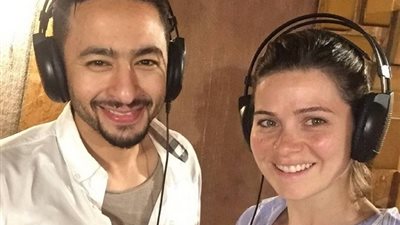 يسرا اللوزي تنشر صورة جديدة من كواليس فيلم «شنطة حمزة»