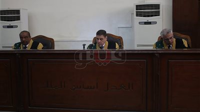 بدء محاكمة الرئيس المعزول و28 متهما بـ«اقتحام الحدود الشرقية»