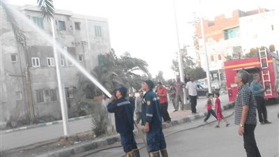 الوادي الجديد تستعين بسيارات الإطفاء لتهجير أبو قردان (صور)