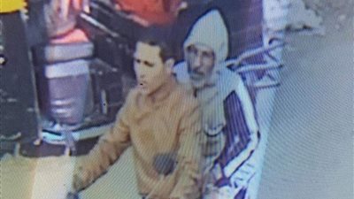 سرقة 315 ألف جنيه من موظف أمام بنك بشبرا الخيمة (صور)