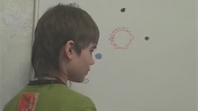 بالفيديو.. روسي يزعم: وُلدت في المريخ وعاصرت قدماء المصريين