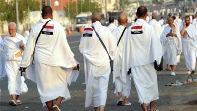 العمرة بين لهفة زيارة المحبوب ومشقة البصمة.. خطأ تكنولوجي يهدد بفشل موسم العمرة.. السياحة تخاطب الخارجية للإلغاء.. والشركات تتكبد خسائر فادحة.. و4 مشكلات صاحبت الموسم