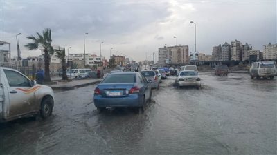 الأمطار الغزيرة تغرق شوارع الإسكندرية | صور