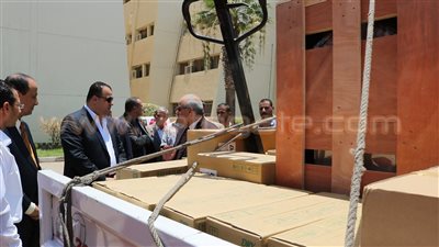 بالفيديو والصور.. «اتصالات وفودافون» تتبرعان بأجهزة طبية للفيوم