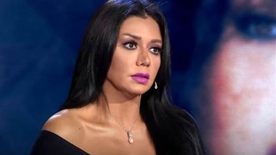 رانيا يوسف تعلن انفصالها عن زوجها: « قدر الله وما شاء فعل»