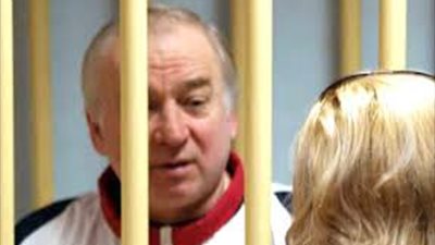 سفارة روسيا في لندن: توطين سكريبال بدولة ثالثة انتهاك للقانون الدولي